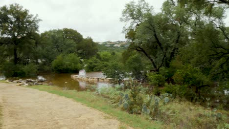 parque inundado después de fuertes lluvias