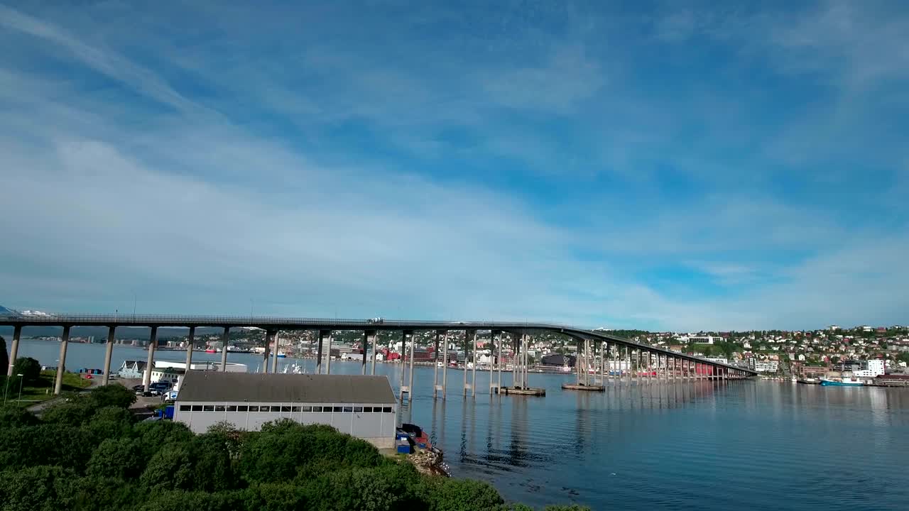 노르웨이 트롬소 시의 다리 항공 영상