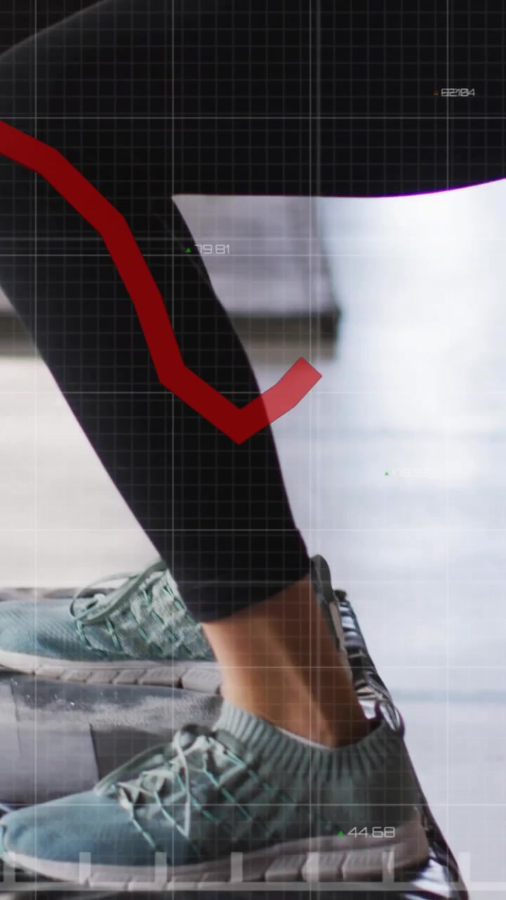 Video verticale: Donna che sale su una scatola, sollevando il piede che attiva una griglia di fitness e una linea di tendenza rossa in aumento