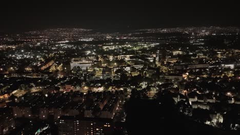 Un-Dron-Registra-El-Paisaje-Nocturno-De-La-Ciudad-De-México-Desde-Arriba