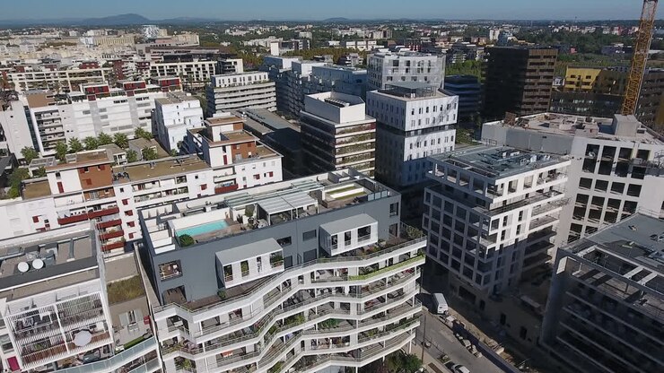Moderno eco-quartiere Port Marianne Montpellier, ripresa aerea con drone