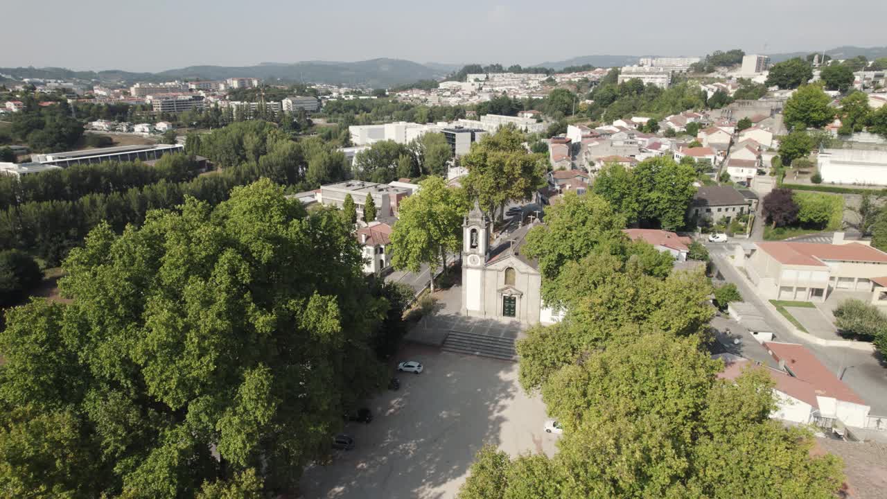 Sao Damasco kirke i Guimaraes Portugal, etablerende luftoptagelse