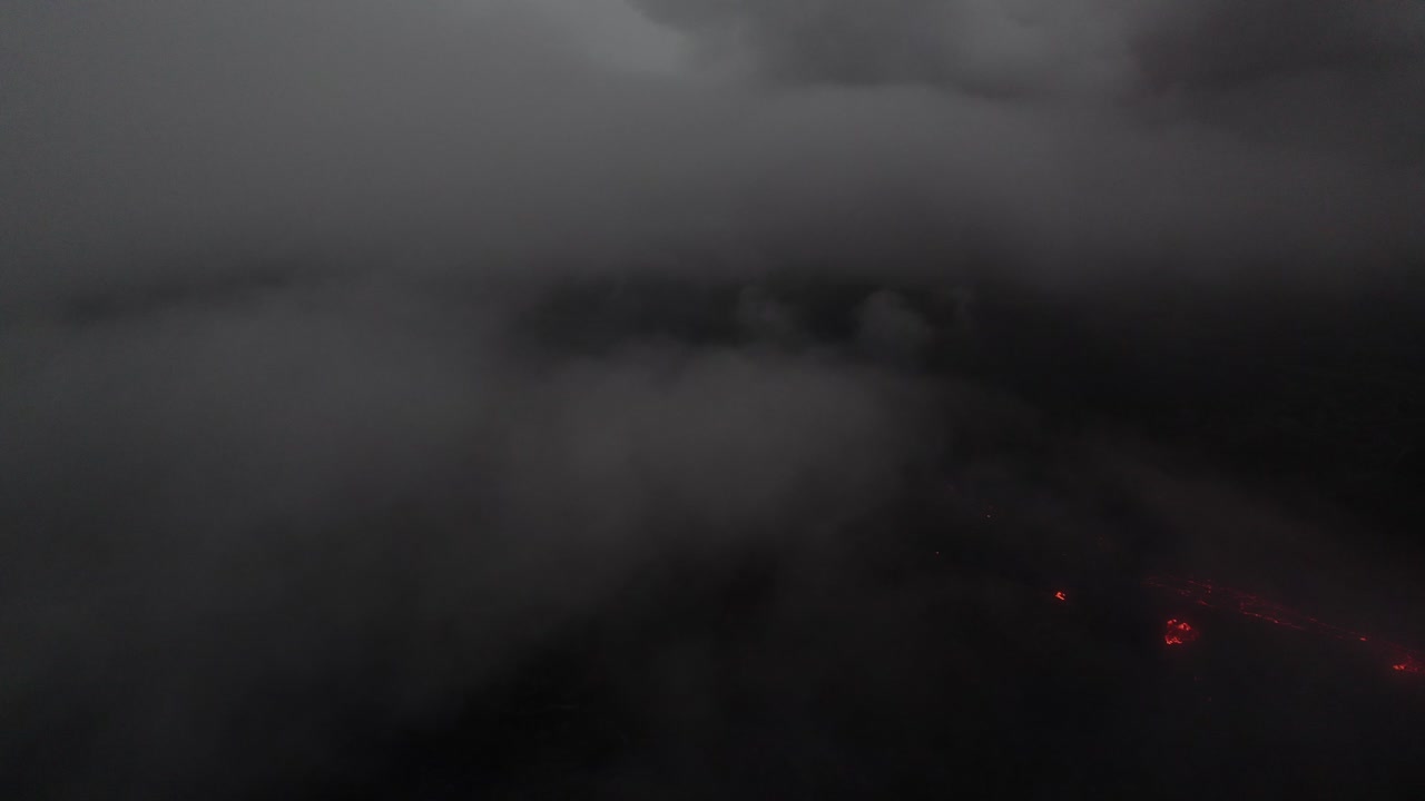 아이슬란드 의 리틀리 흐루투르 화산 의 무인 항공기 촬영, 안개 와 연기 5