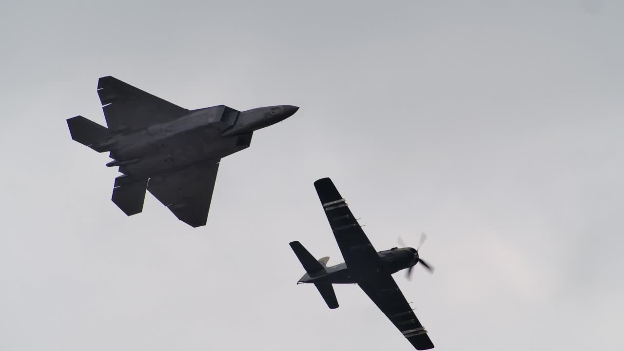 Tracking Shot of the USAF Heritage Formation Flight Team at Abbotsford Airshow 2024