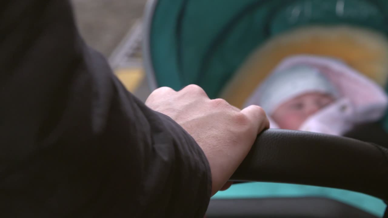 유모차의 아기 03