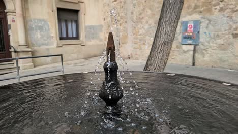 Fuente-De-Agua-En-Cámara-Lenta