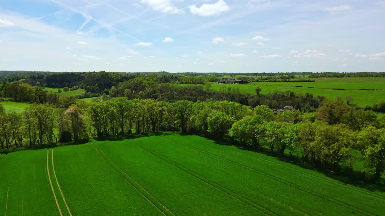 Magnifique paysage de campagne au printemps