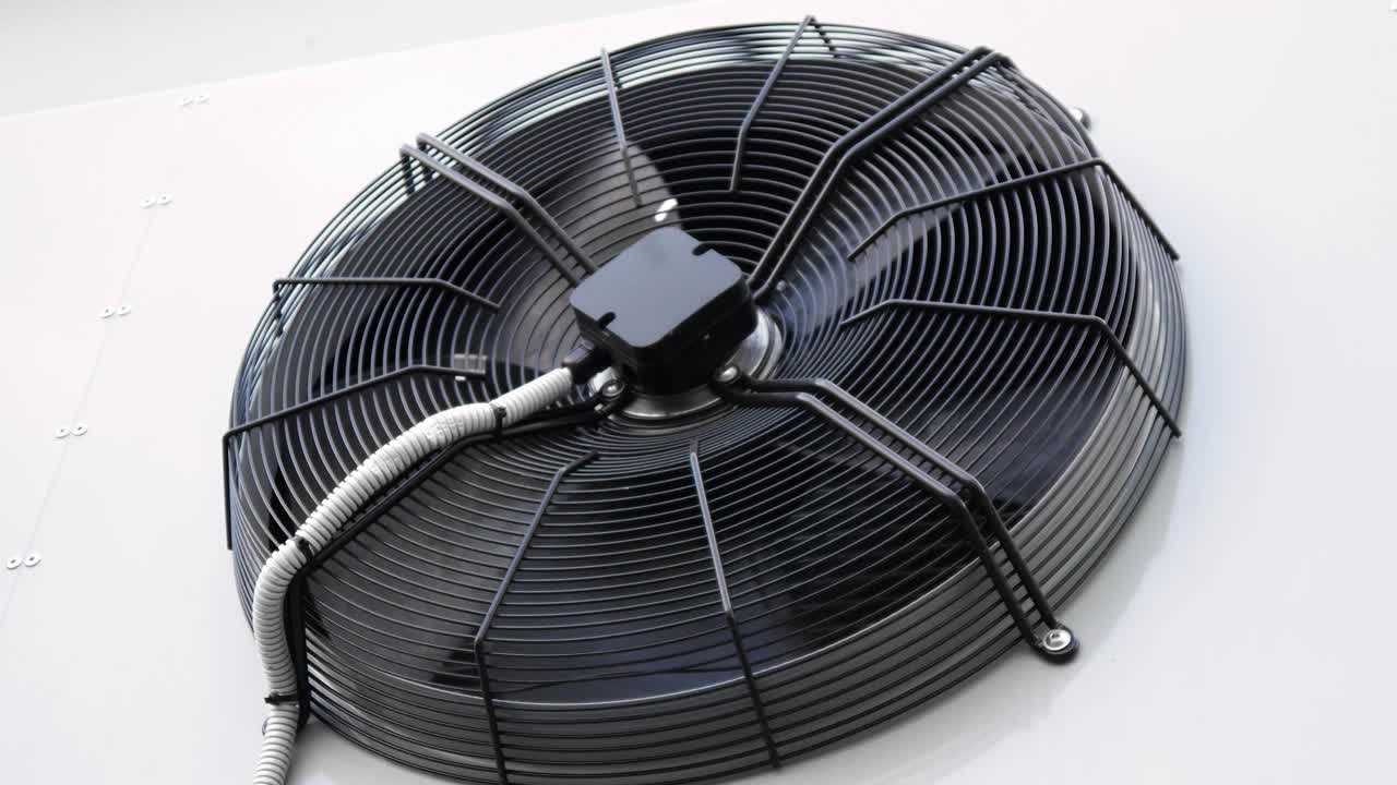 ventilador industrial en el sistema de refrigeración