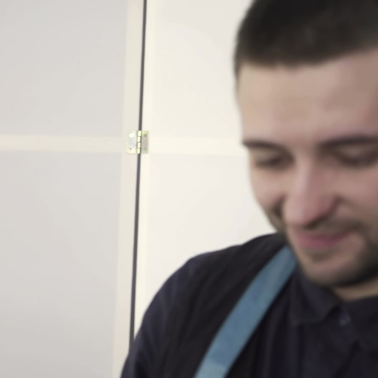 peluquero cortando el cabello