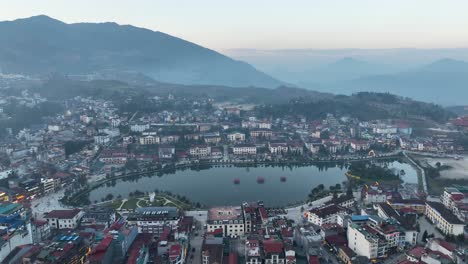 Nestled-in-the-heart-of-Sapa,-the-picturesque-lake-of-Northern-Vietnam