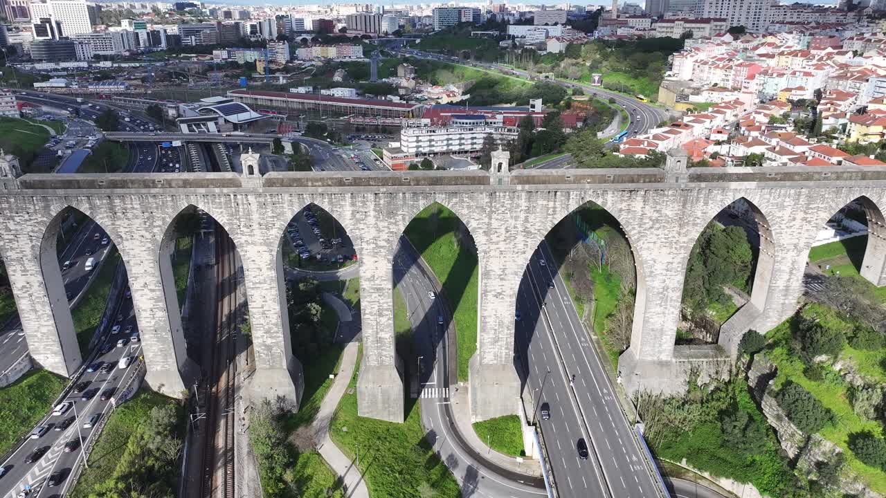 Aguas Livres Aqueduct At Lisbon In Lisbon District Portugal. Water System. Historic Engineering. Aguas Livres Aqueduct At Lisbon In Portugal. Medieval Aqueduct. Public Transport. Portugal Skyline.