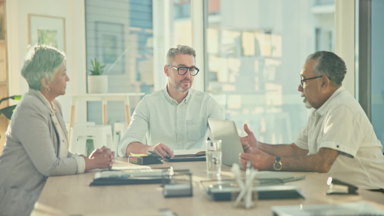 멘토, 계획 및 비즈니스 사람들과 피드백