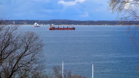 Freighter-travelling-on-Öresund,-Sweden