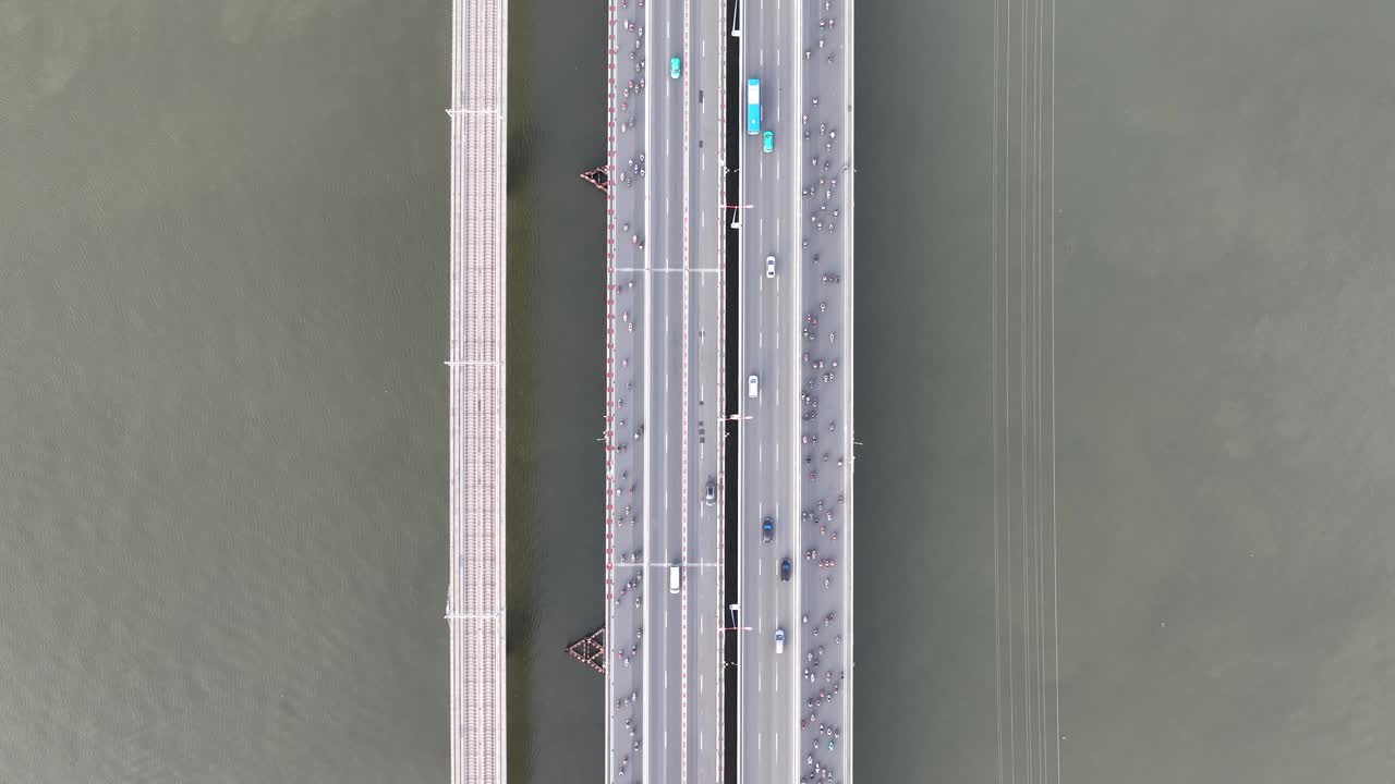 사이곤 강, 호치민 시, 다리, 도로 및 철도 인프라