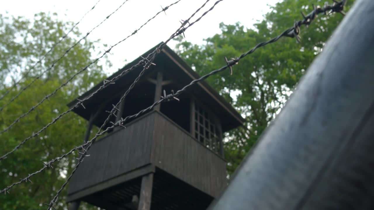 강제 수용소 에 있는 감시탑