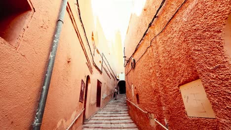 Desde-Los-Lugares-Emblemáticos-Hasta-Las-Sinuosas-Callejuelas,-Esta-Increíble-Vista-De-Ghardaia-Captura-El-Corazón-De-Esta-Vibrante-Ciudad