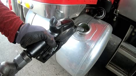 Diesel-fuel-pumped-into-tractor-trailer-tank