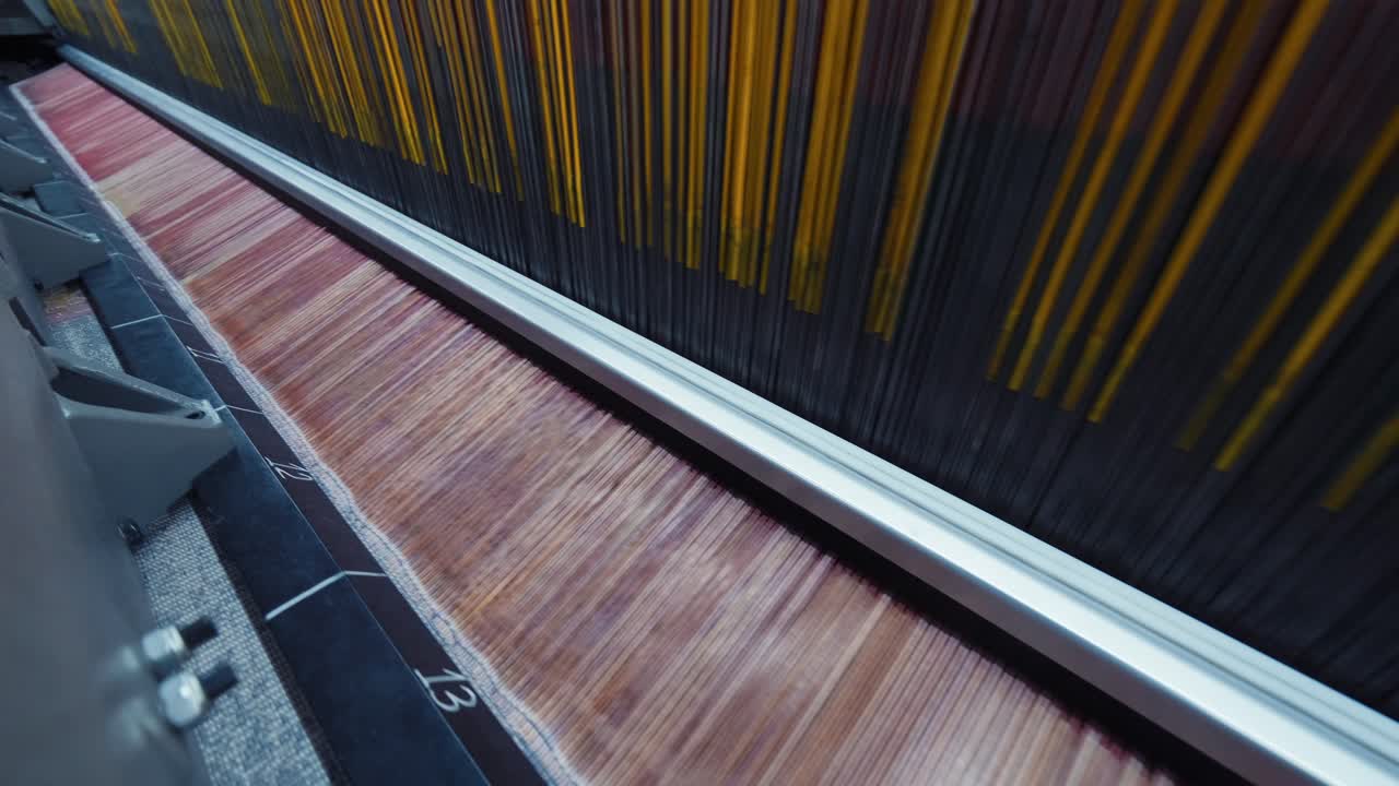 fábrica de alfombras, producción de alfombras, hilos sintéticos para tejer telar-2