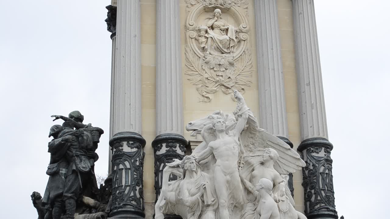 una statua equestre del Re Alfonso XII, Retiro, Madrid, Spagna