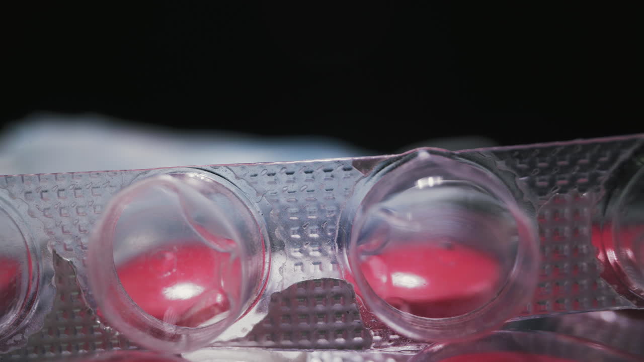 위험한 질병 을 치료 하는 데 사용 되는 약물 의 빈 블리스터