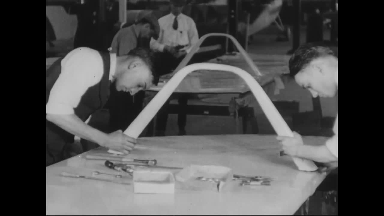 los aviones se construyen en una fábrica en 1917 5