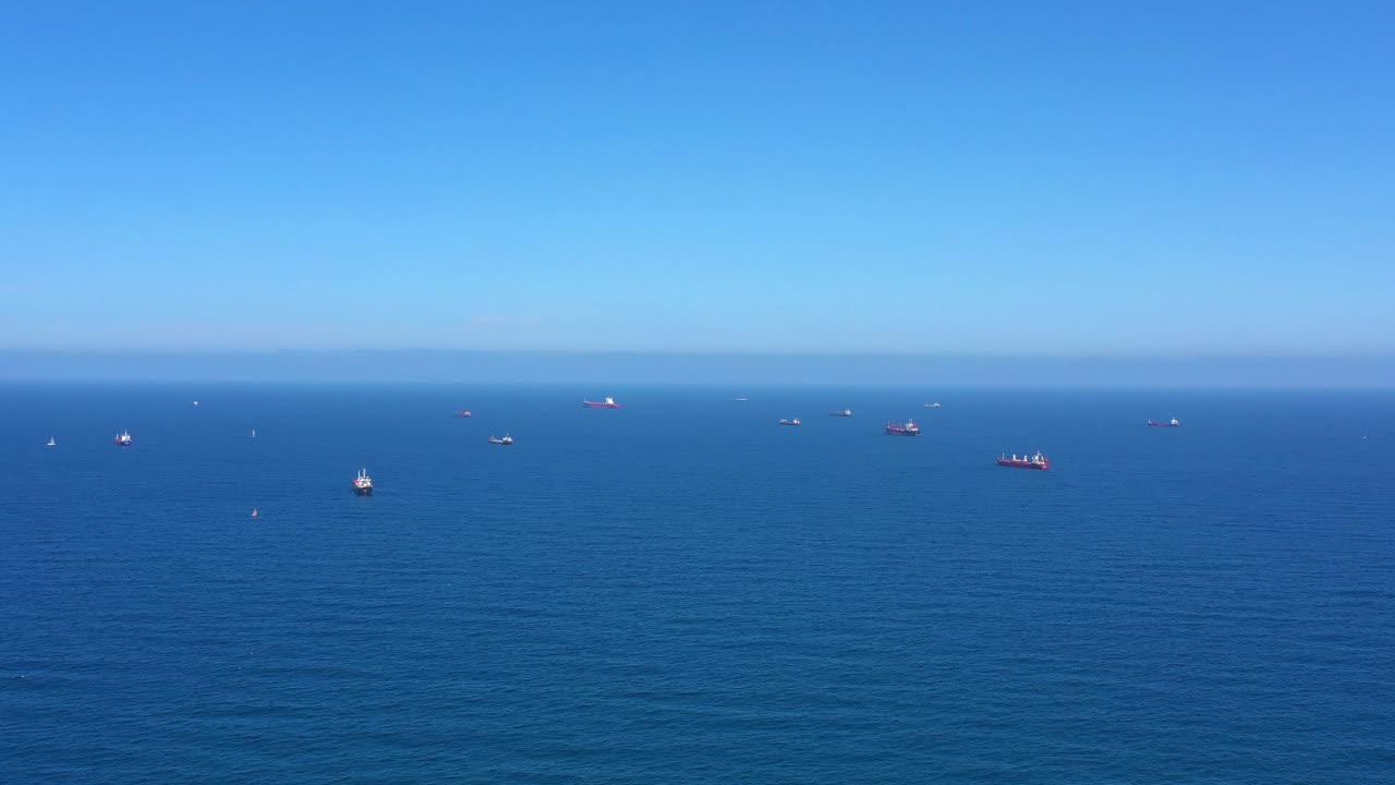 바다에 있는 선박