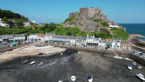 Gorey,-Hafen-Mont-Orgueil-Castle,-Kanalinseln-Jersey-Drohne,-Luftaufnahme