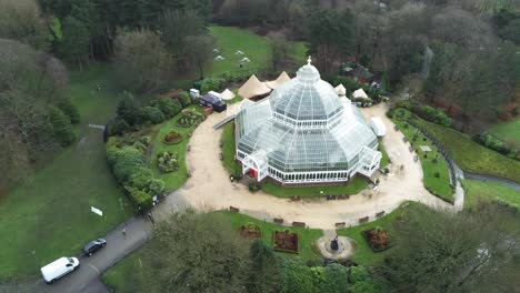 Sefton-Park-Palm-House-Liverpool-Victoriano-Exótico-Conservatorio-Invernadero-Aéreo-Botánico-Punto-De-Referencia-Cúpula-Edificio-Alto-órbita-Derecho