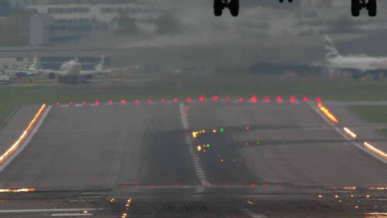 슈퍼 슬로 모션 비행기 착륙