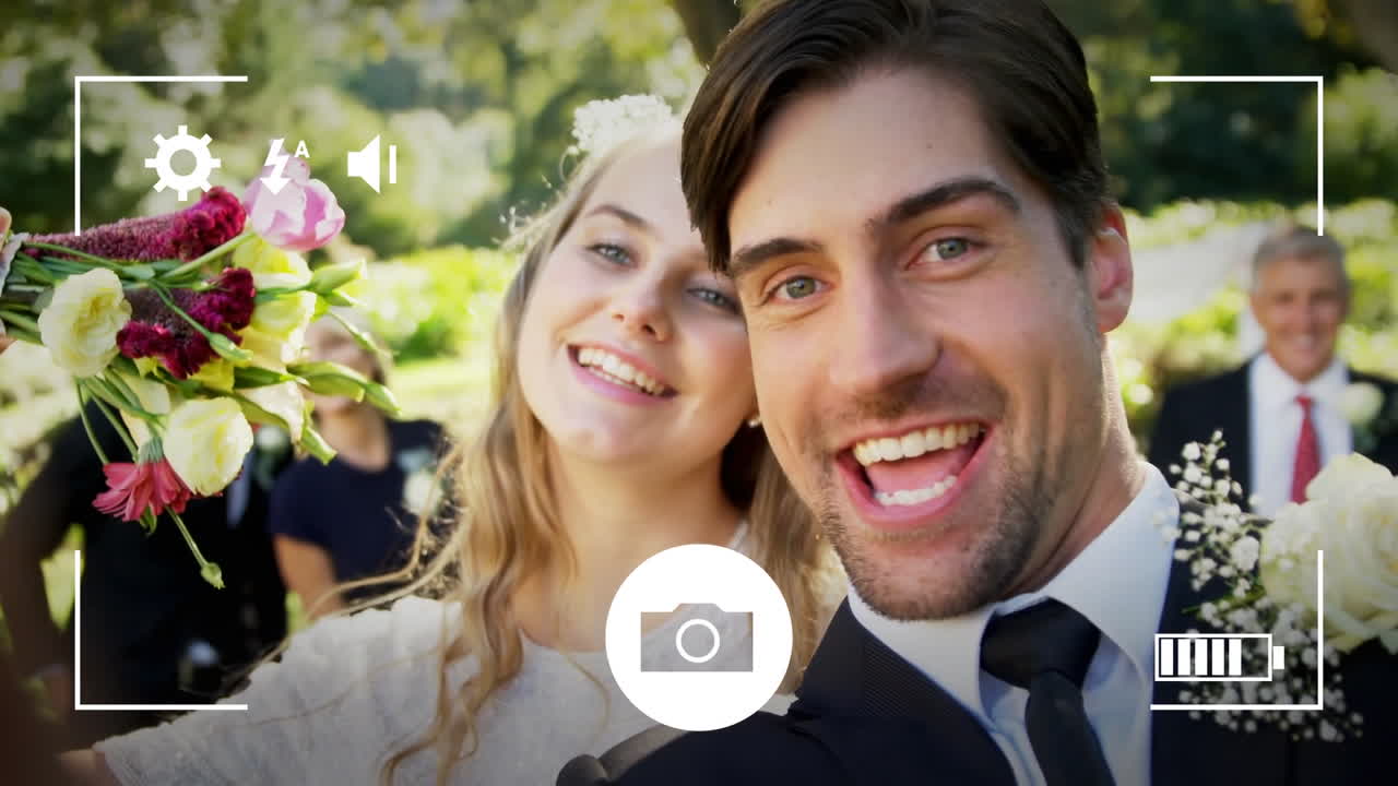 Foto sendo tirada de casal casado