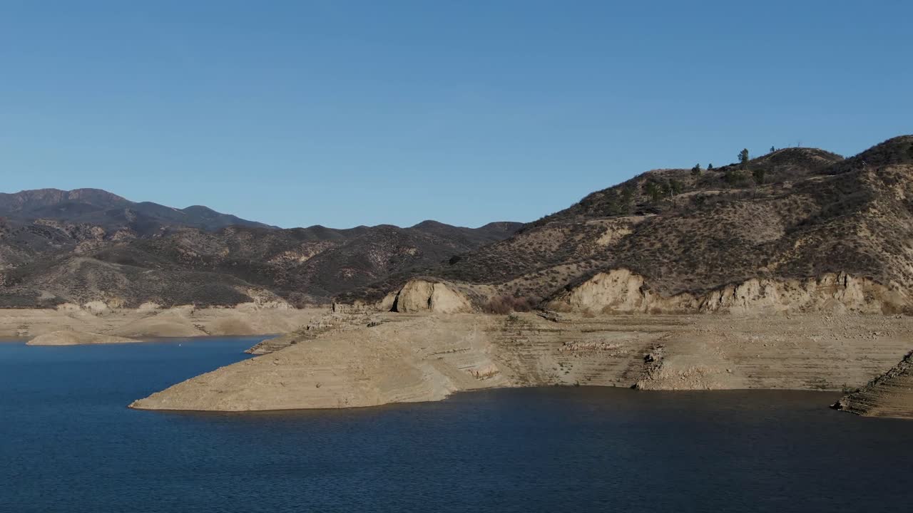 캐스테익 호숫가, 간조선