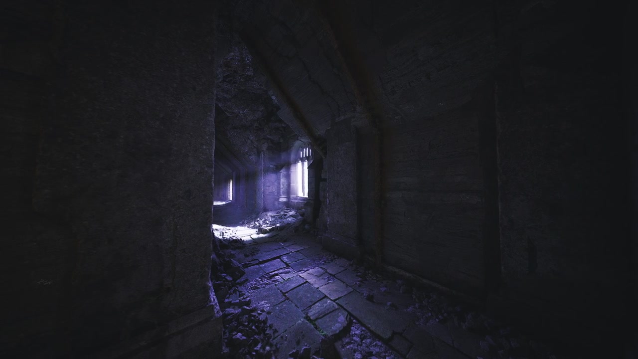 Capela solene abandonada, santuário vazio iluminado por um tênue brilho azul