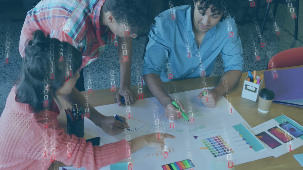 animación del procesamiento de datos sobre diversos colegas que trabajan en la oficina