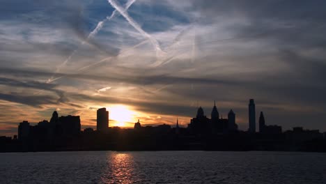 Sonnenuntergang-Hinter-Der-Stadt-Philadelphia-Pennsylvania-1