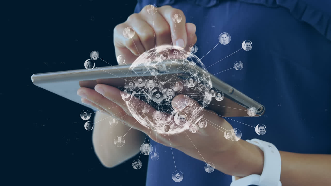 사무실에서 디지털 태블릿을 사용하는 사업가 여성의 중간 섹션에 대한 프로필의 전 세계 애니메이션