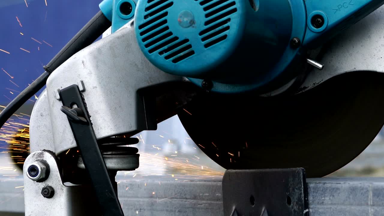 con molienda angular de trabajo, tubos de corte