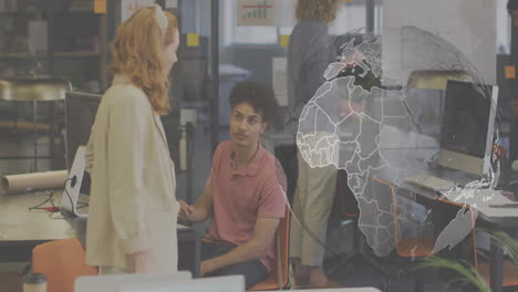 animación del globo sobre diversas personas de negocios que trabajan en la oficina.