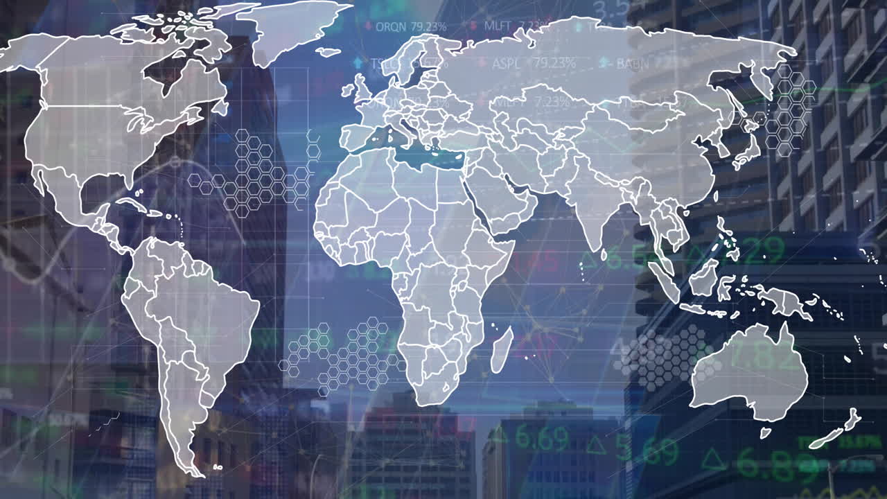 animación del procesamiento de datos y mapa del mundo sobre el paisaje urbano