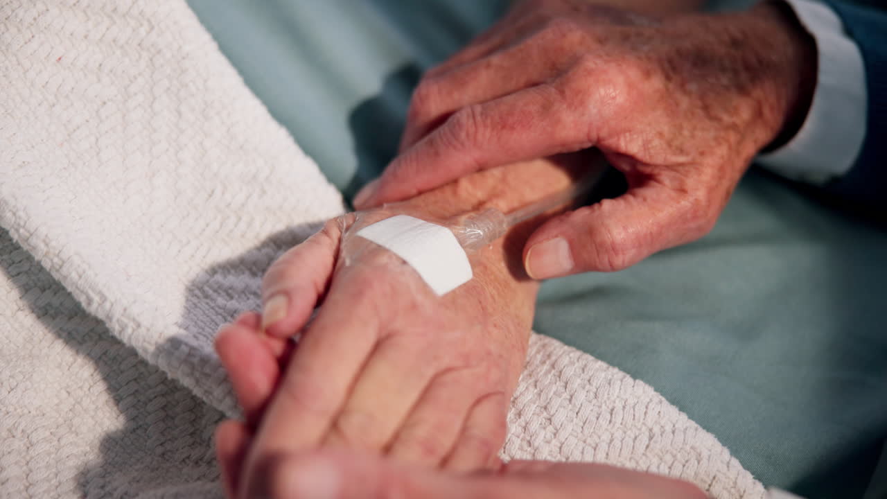 Paziente anziano sottoposto a terapia endovenosa