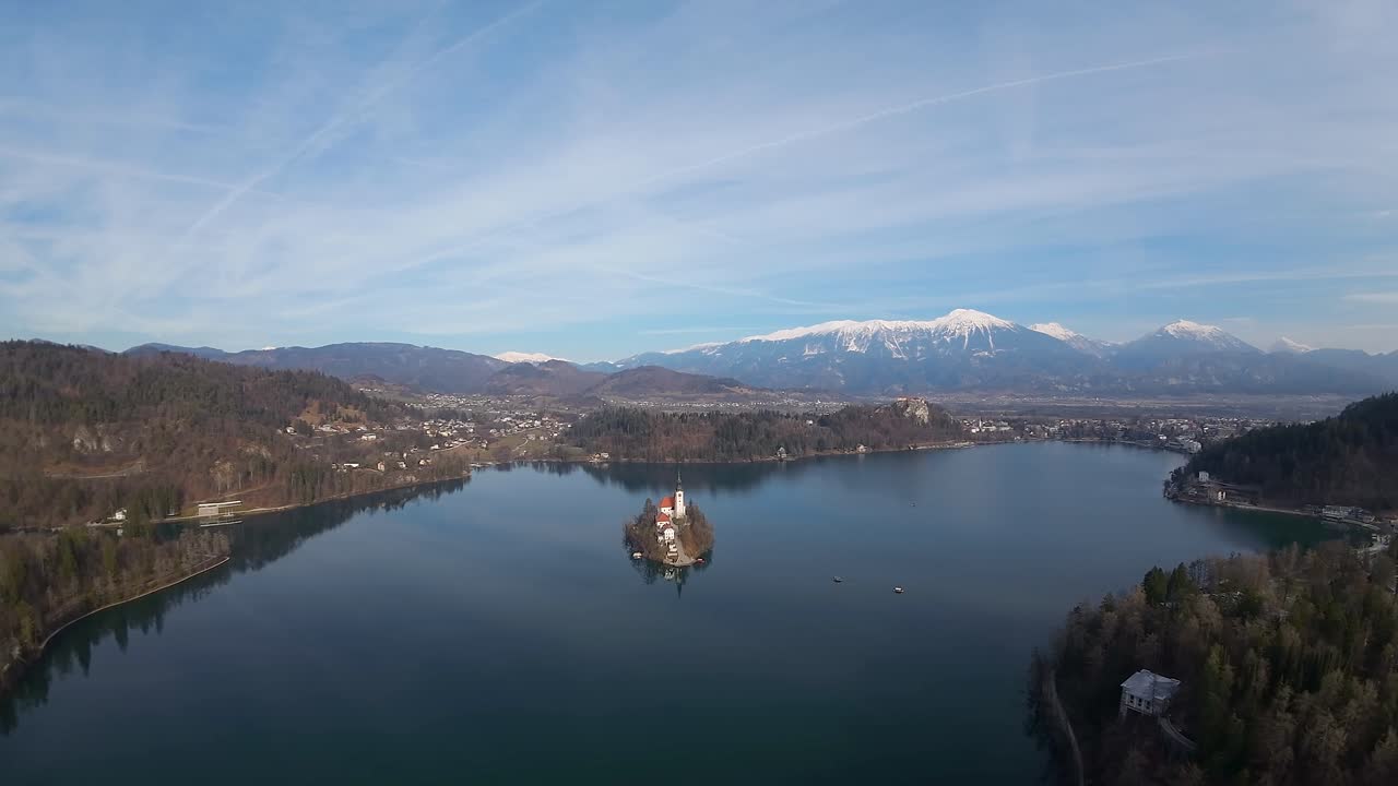 Vista di profilo del lago di Bled durante il giorno in Slovenia