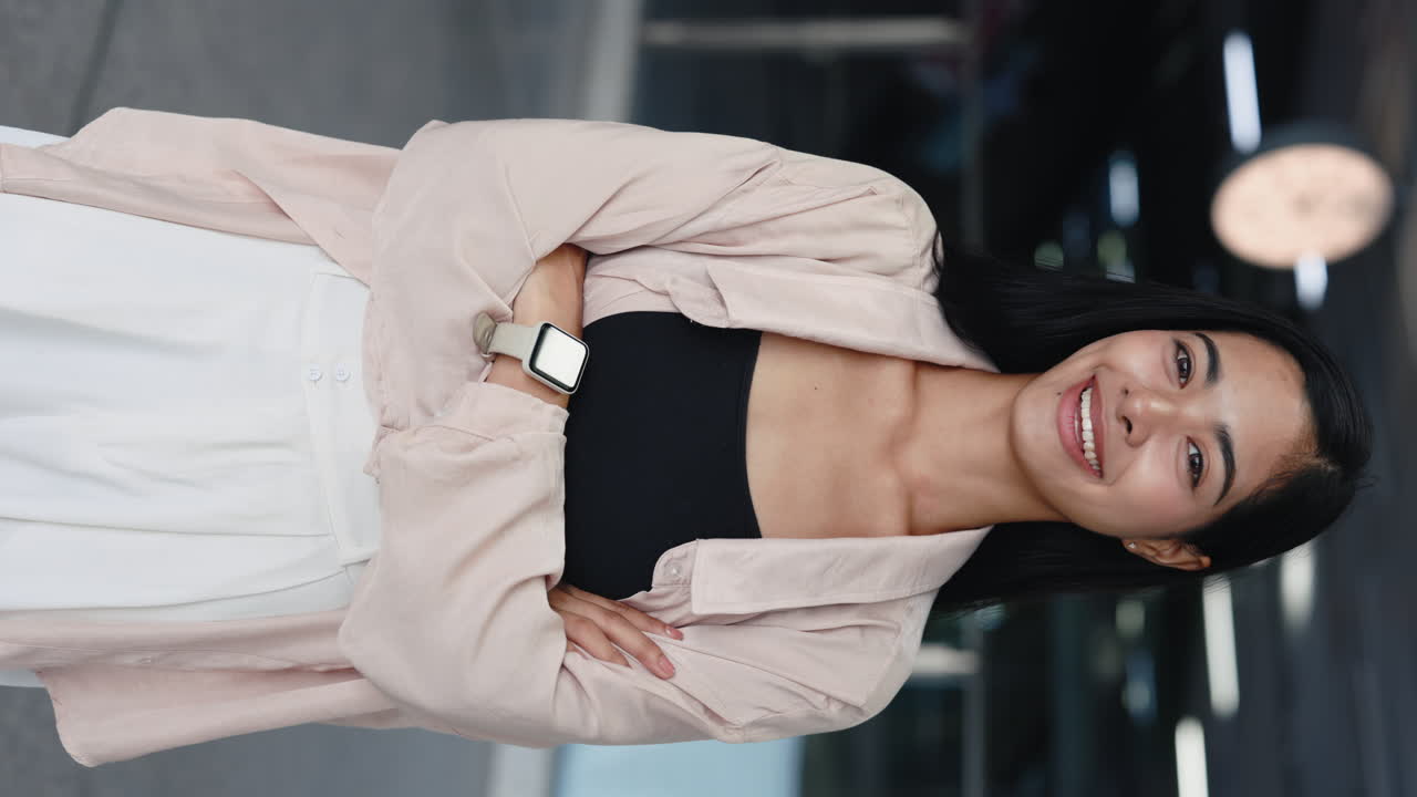 Portrait of a smiling woman in casual wear