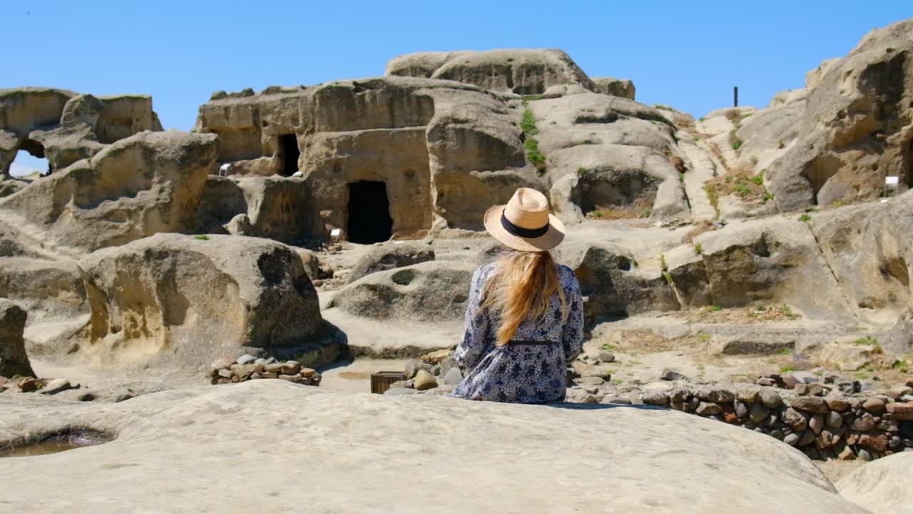 우플리스티케 (uplistike) 에서 조지아의 관광객. 선택적인 초점. 자연.