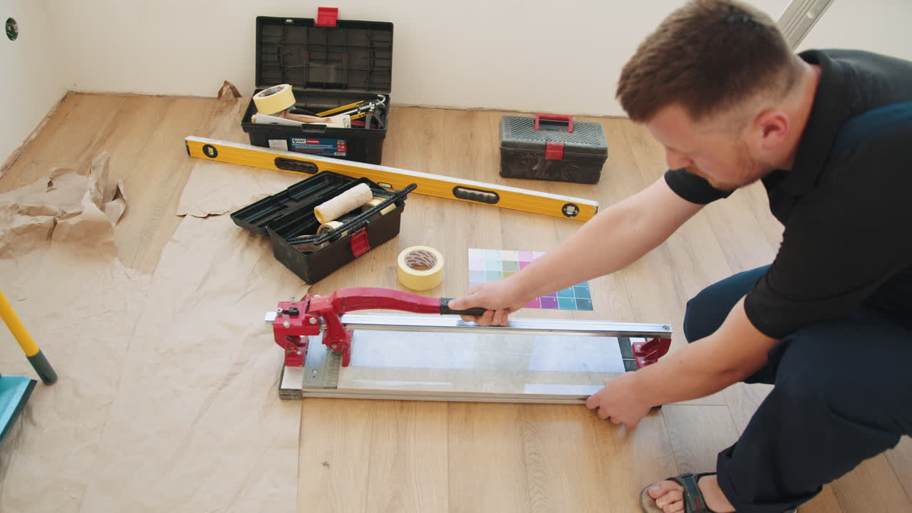 instalación de azulejos para el suelo