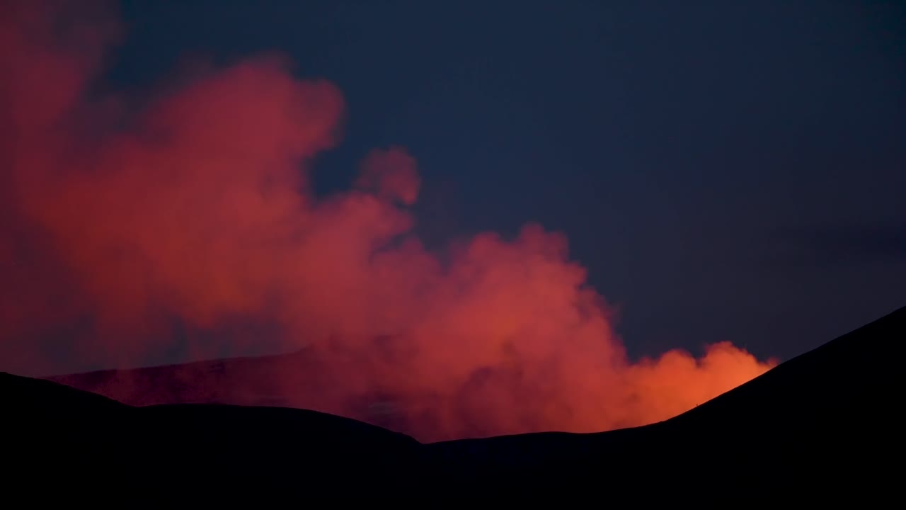 Wildfire heavy smoke emissions raise causing air pollution at night