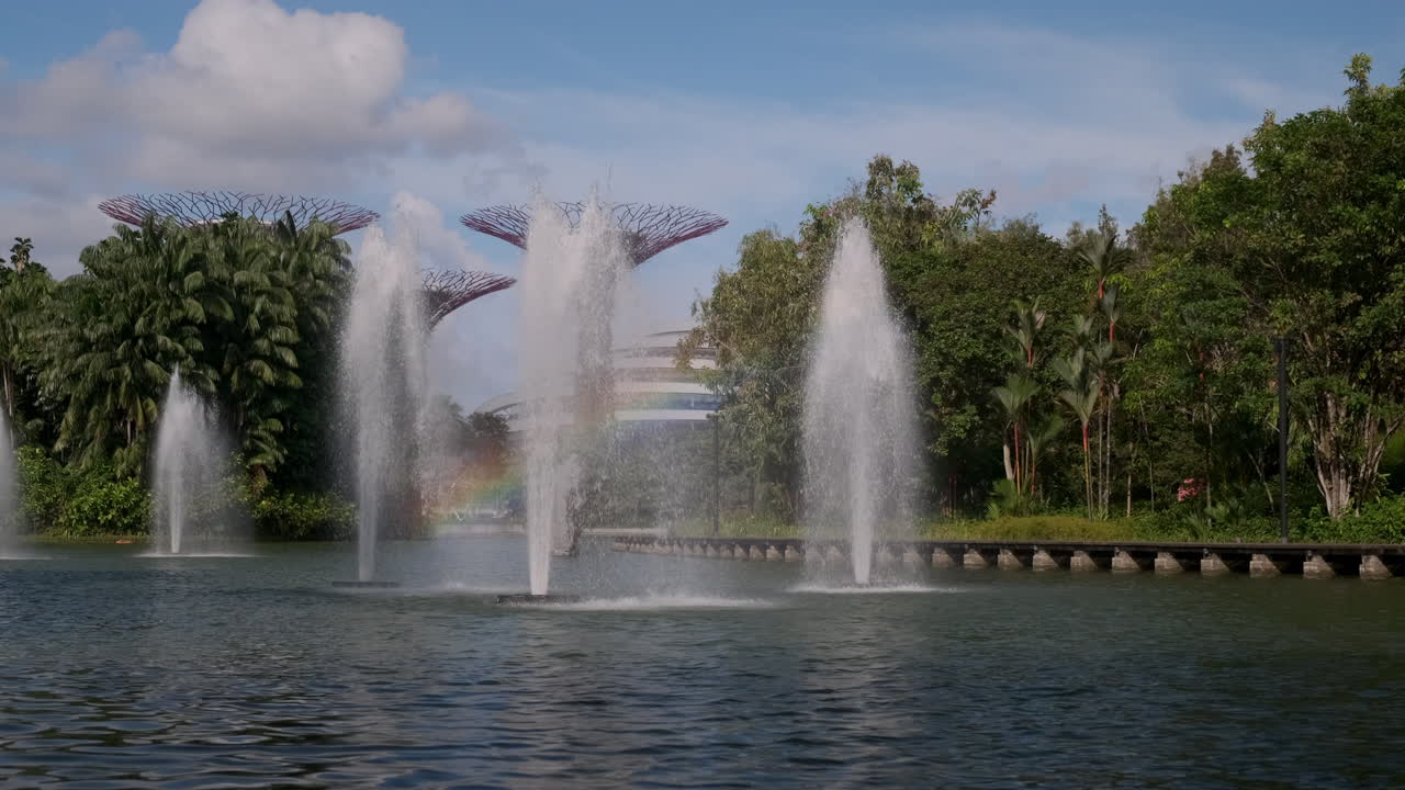 Gardens by the Bay Fountains and Rainbow
