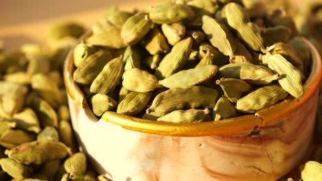 dried green cardamom pods