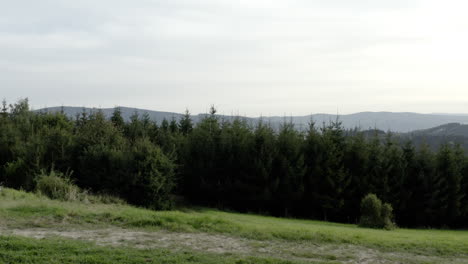 Drone-flies-through-viewpoint-structure-Pozorovatelna-Durch,-Czech-Rep