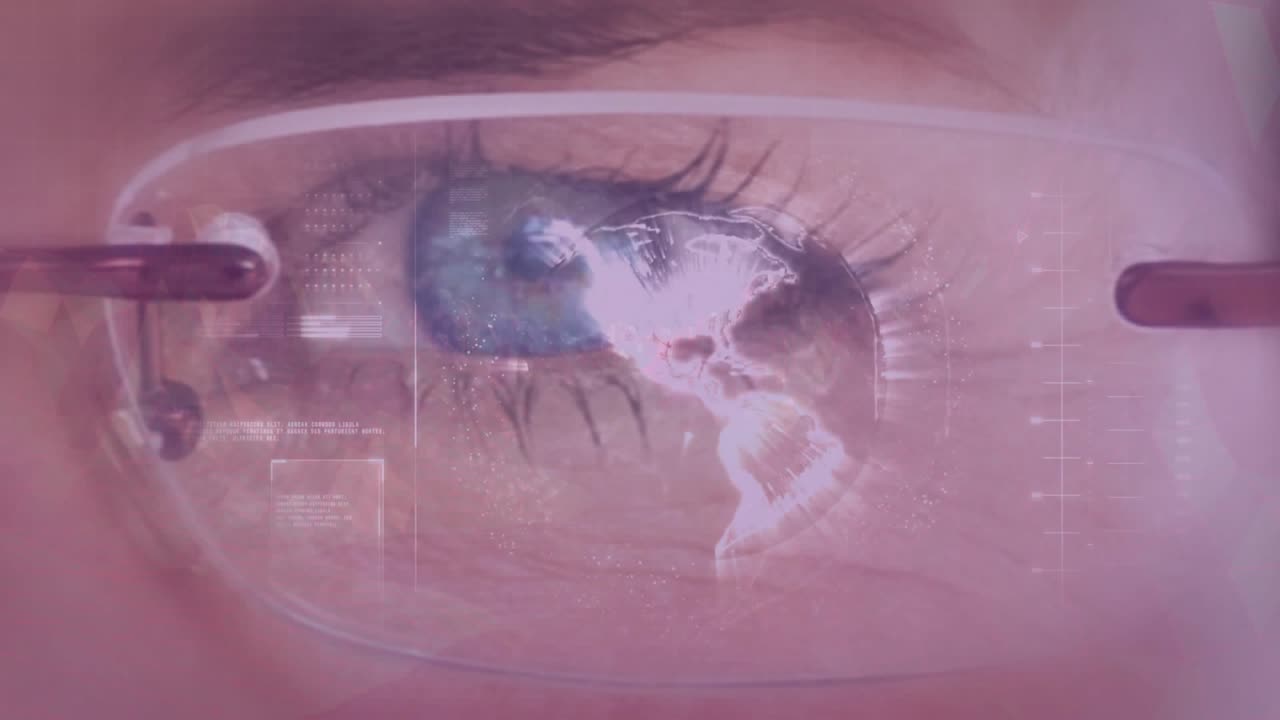 眼球マウントが作動し、眼球が回転する地球儀とHUDを表示しながら診断のためにスキャンする