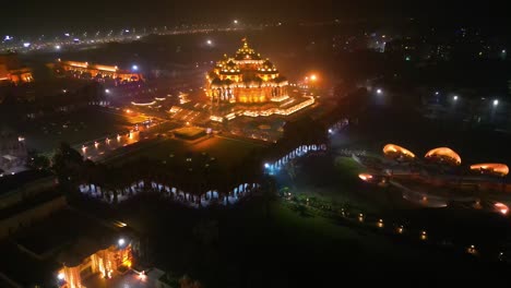 swaminarayan akshardham mandir at new delhi aerial view