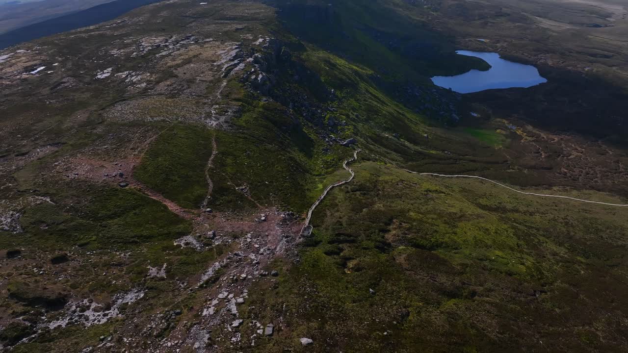geoparque de los lagos de cuilcagh, condado de fermanagh, irlanda del norte, junio de 2023